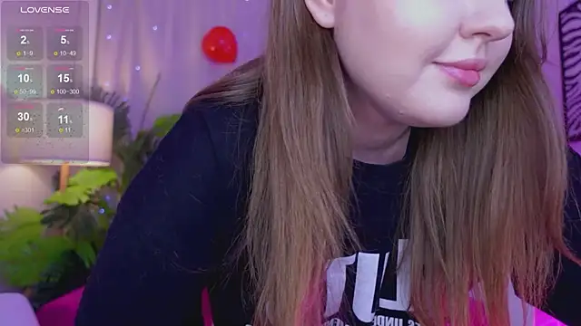 Snapshot of Mia__Peach chatting on 02.15.25 Mia Peach online show from 02.15.25