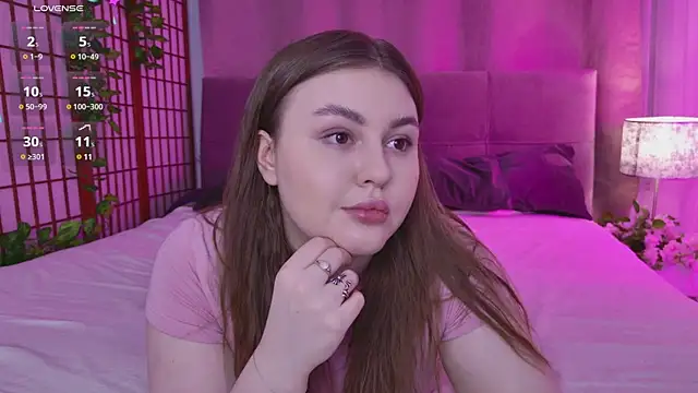 Snapshot of Mia__Peach chatting on 02.20.25 Mia Peach online show from 02.20.25