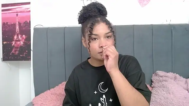 Snapshot of KittyBrookex chatting on 03.06.25 KittyBrookex online show from 03.06.25