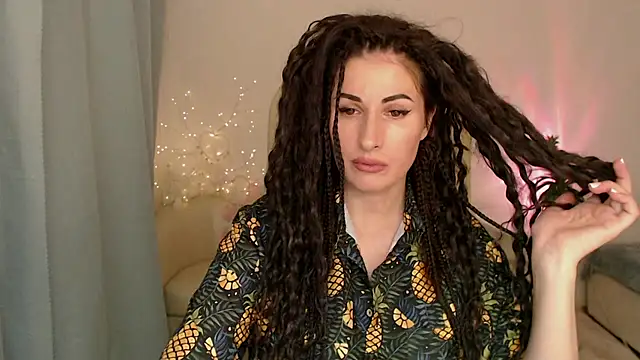 MaryMalory11 online show from 02.25.25