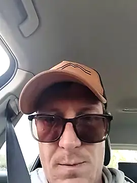 Snapshot of TheSouthernKing chatting on 09.11.25 TheSouthernKing online show from 09.11.25