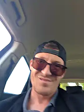 Snapshot of TheSouthernKing chatting on 10.08.25 TheSouthernKing online show from 10.08.25