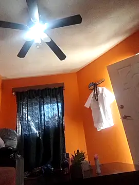 miicheele32 online show from 01.30.25