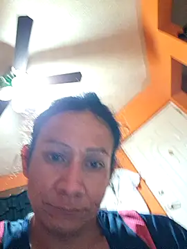 miicheele32 online show from 10.23.25