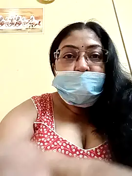 LAVERNIYA  online show from 12.08.24