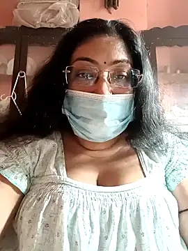 LAVERNIYA  online show from 01.11.25