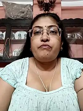 LAVERNIYA  online show from 02.13.25