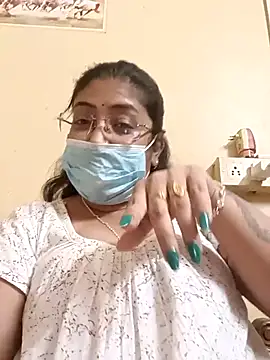 LAVERNIYA  online show from 02.26.25