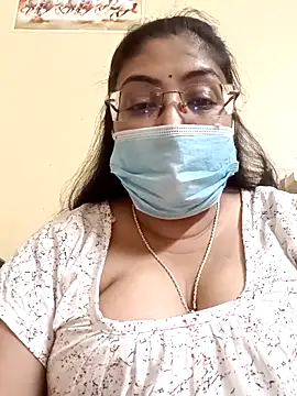 LAVERNIYA  online show from 03.07.25