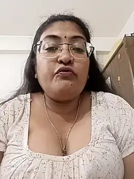 LAVERNIYA  online show from 10.09.25