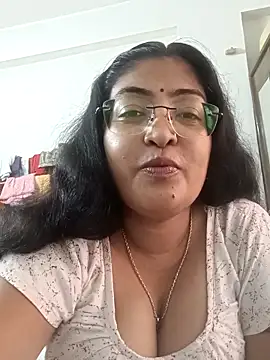 LAVERNIYA  online show from 10.12.25