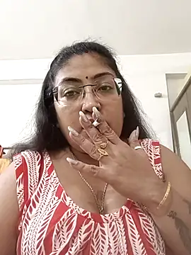 LAVERNIYA  online show from 10.25.25