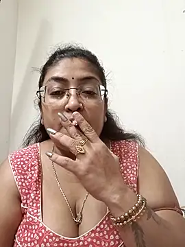 LAVERNIYA  online show from 11.06.25