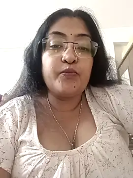 LAVERNIYA  online show from 11.07.25