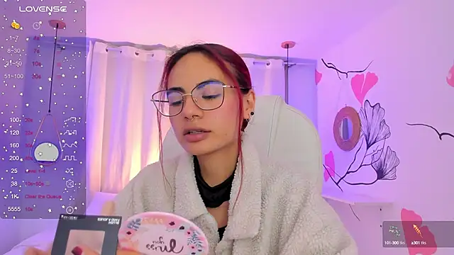 Snapshot of sophiecherry_ chatting on 12.06.24 sophiecherry online show from 12.06.24