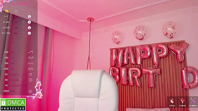 Snapshot of sophiecherry_ chatting on 10.06.25 sophiecherry online show from 10.06.25