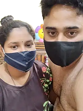 IND COUPLE1 online show from 02.15.25