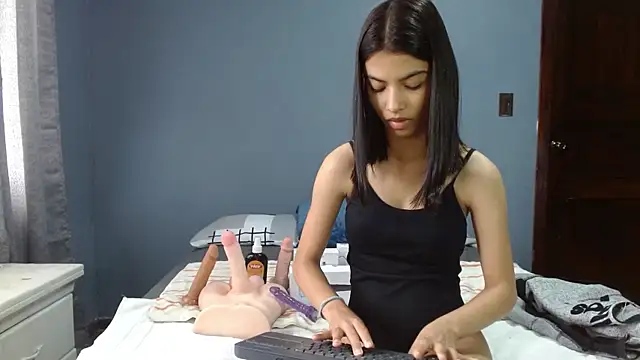 LiaOrtiz69 online show from 12.10.24