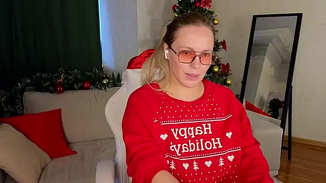 Snapshot of Charming_Daphny chatting on 12.23.24 Charming Daphny online show from 12.23.24