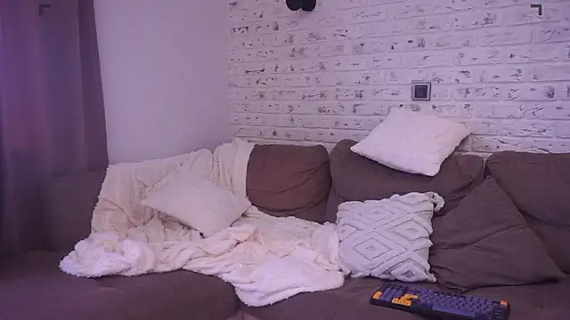 Snapshot of Charming_Daphny chatting on 03.20.25 Charming Daphny online show from 03.20.25