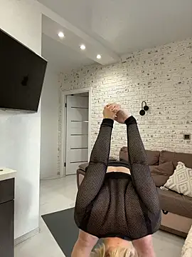 Snapshot of Charming_Daphny chatting on 11.15.25 Charming Daphny online show from 11.15.25