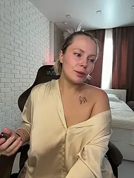 Snapshot of Charming_Daphny chatting on 11.21.25 Charming Daphny online show from 11.21.25