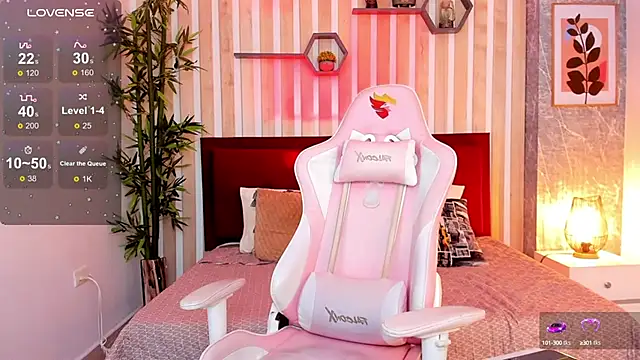 Snapshot of miah_connor chatting on 02.15.25 miah connor online show from 02.15.25