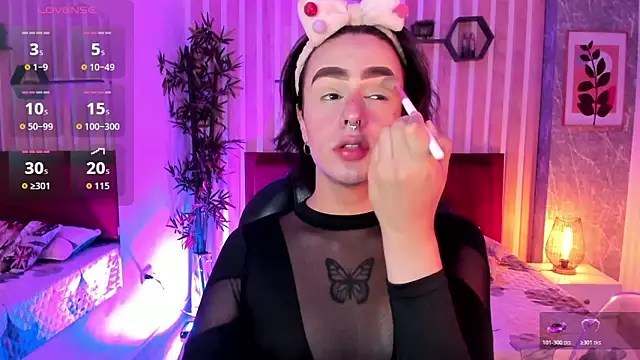 Snapshot of miah_connor chatting on 11.27.25 miah connor online show from 11.27.25