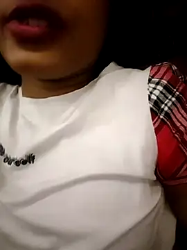 Snapshot of Hot_Goldengirl chatting on 03.10.25 Hot Goldengirl online show from 03.10.25