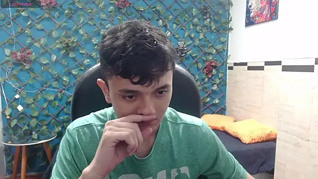 Snapshot of Waturox chatting on 01.17.25 Waturox online show from 01.17.25