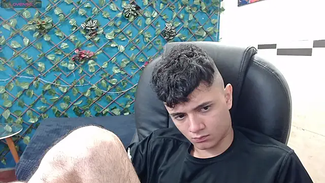 Snapshot of Waturox chatting on 01.21.25 Waturox online show from 01.21.25