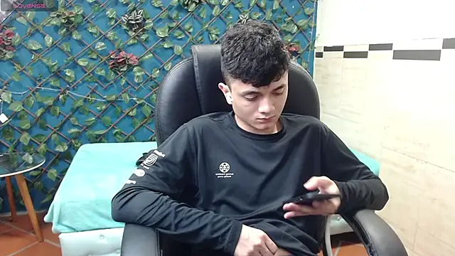 Snapshot of Waturox chatting on 03.01.25 Waturox online show from 03.01.25