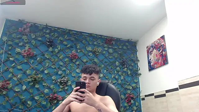 Snapshot of Waturox chatting on 03.14.25 Waturox online show from 03.14.25