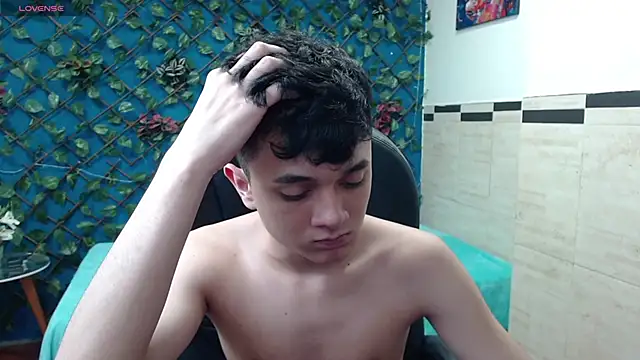 Snapshot of Waturox chatting on 03.20.25 Waturox online show from 03.20.25