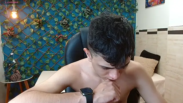 Snapshot of Waturox chatting on 09.08.25 Waturox online show from 09.08.25