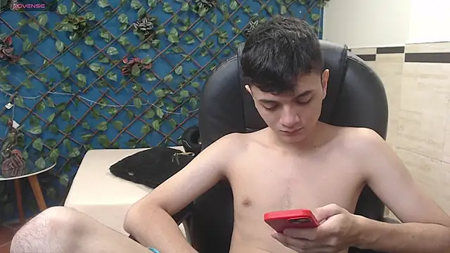 Snapshot of Waturox chatting on 09.16.25 Waturox online show from 09.16.25