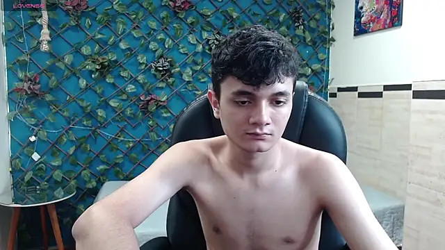 Snapshot of Waturox chatting on 10.16.25 Waturox online show from 10.16.25