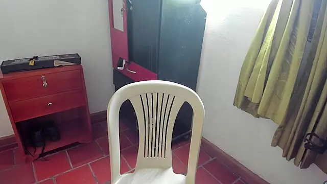 Snapshot of Waturox chatting on 11.19.25 Waturox online show from 11.19.25