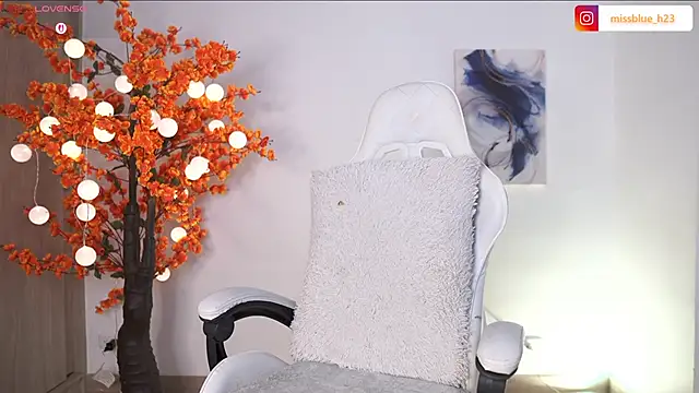 VictoriaHiill online show from 09.20.25