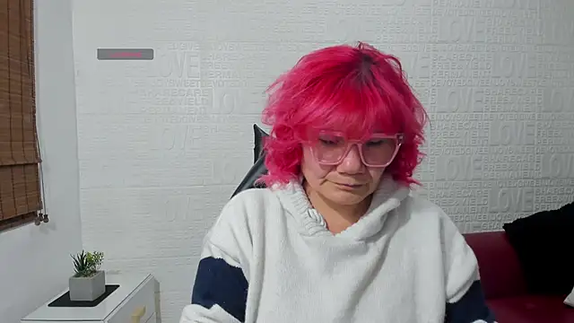 Salomeediaz  online show from 02.20.25