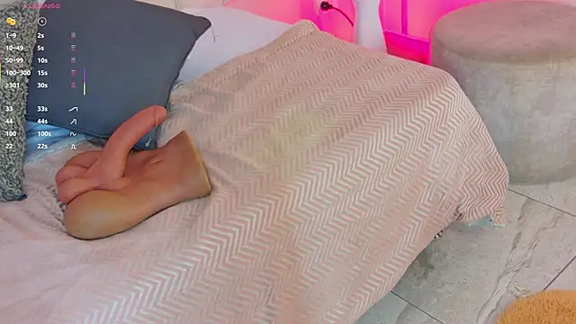 Mariapettit online show from 10.31.25