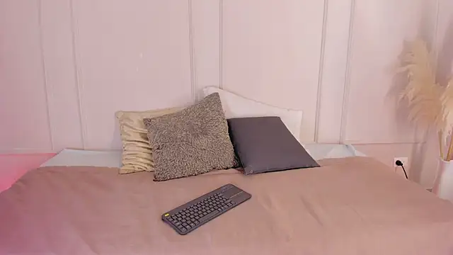 Mariapettit online show from 04.20.26