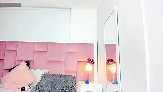 DaphneLloyd online show from 01.26.25