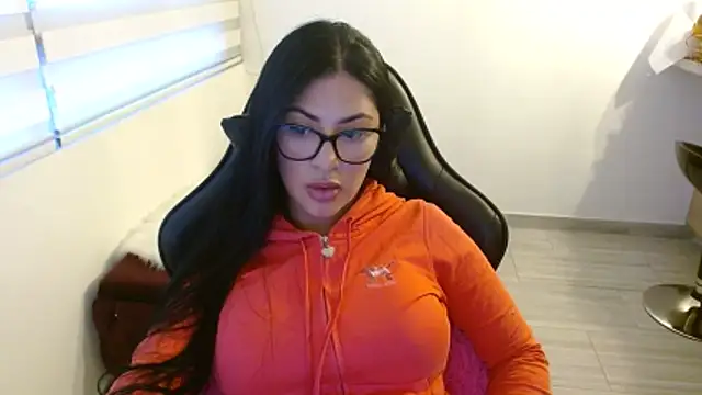 Charlotte cute18 online show from 04.12.26