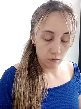 Isabel23zr online show from 12.30.24