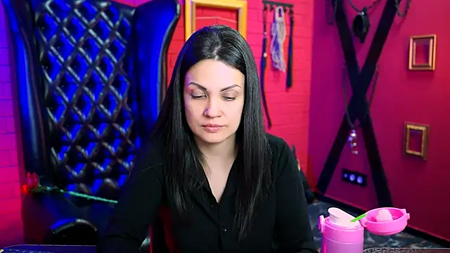 KarolinaRobinson online show from 02.28.25