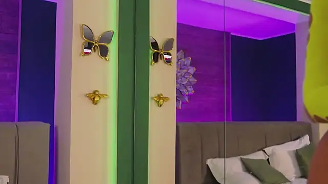 LoraDevine online show from 02.25.26