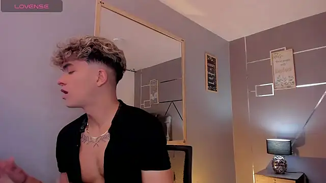 Snapshot of ANDRIUS_24 chatting on 01.13.25 ANDRIUS 24 online show from 01.13.25