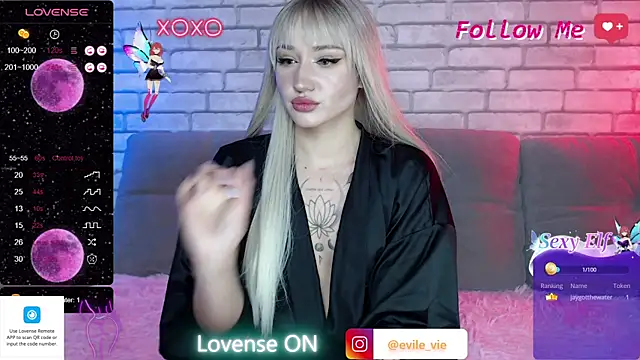 Snapshot of Eva_Evile chatting on 12.19.24 Eva Evile online show from 12.19.24