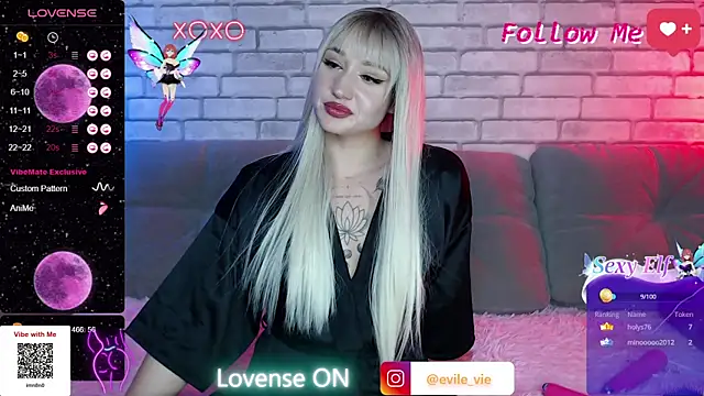 Snapshot of Eva_Evile chatting on 12.19.24 Eva Evile online show from 12.19.24